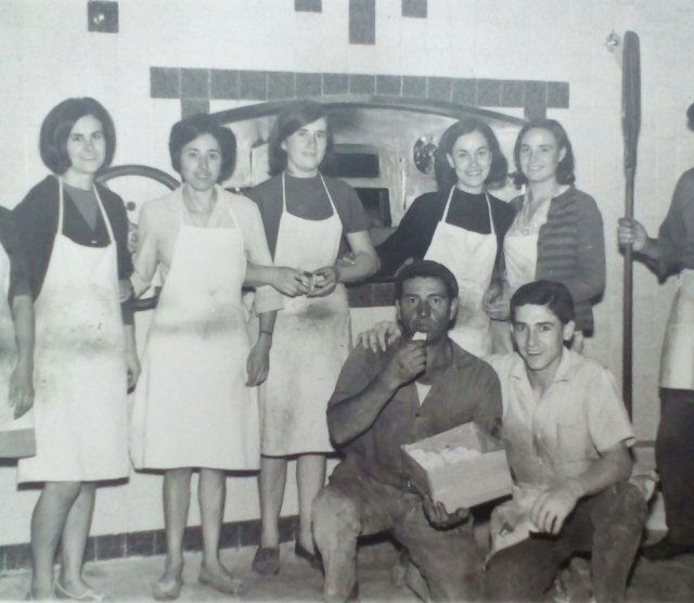Pastelería J. Antonio Calvo personal de panaderia